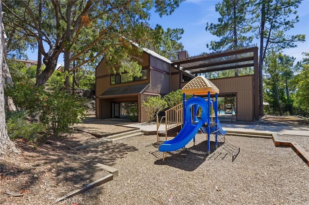 Additional image 26 of 3362 La Mesa Dr Unit 5, San Carlos, CA 94070