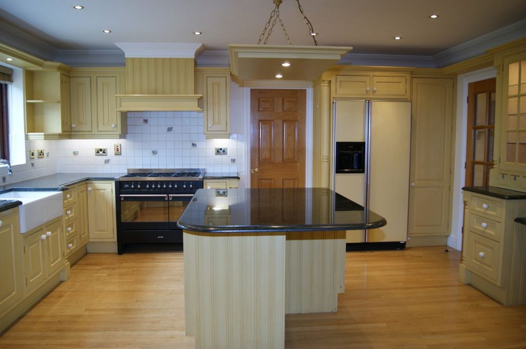 Additional image 3 of 7 bed detached house to rentPortland Park, Gerrards Cross, Buckinghamshire SL9