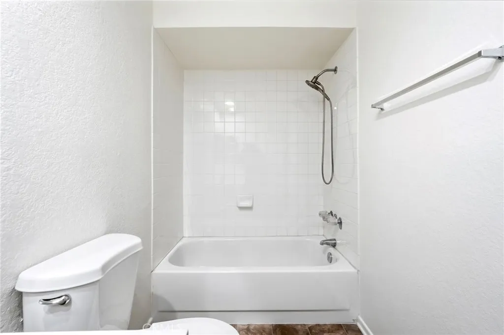 Additional image 61 of 7625 Reseda Blvd Unit 202, Reseda, CA 91335