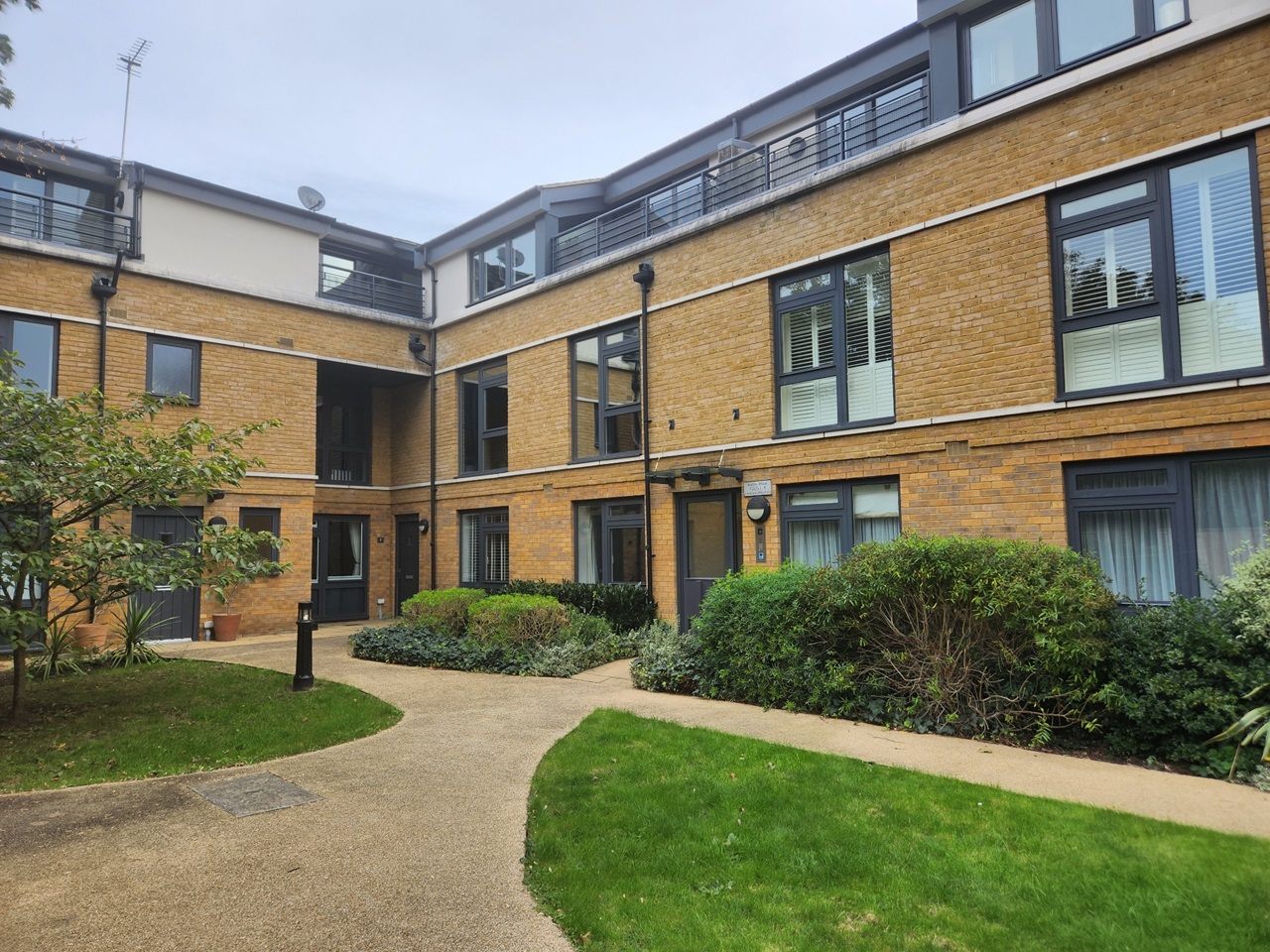 1 Bed Flat, Bolton House, SE11, N1 7GU
