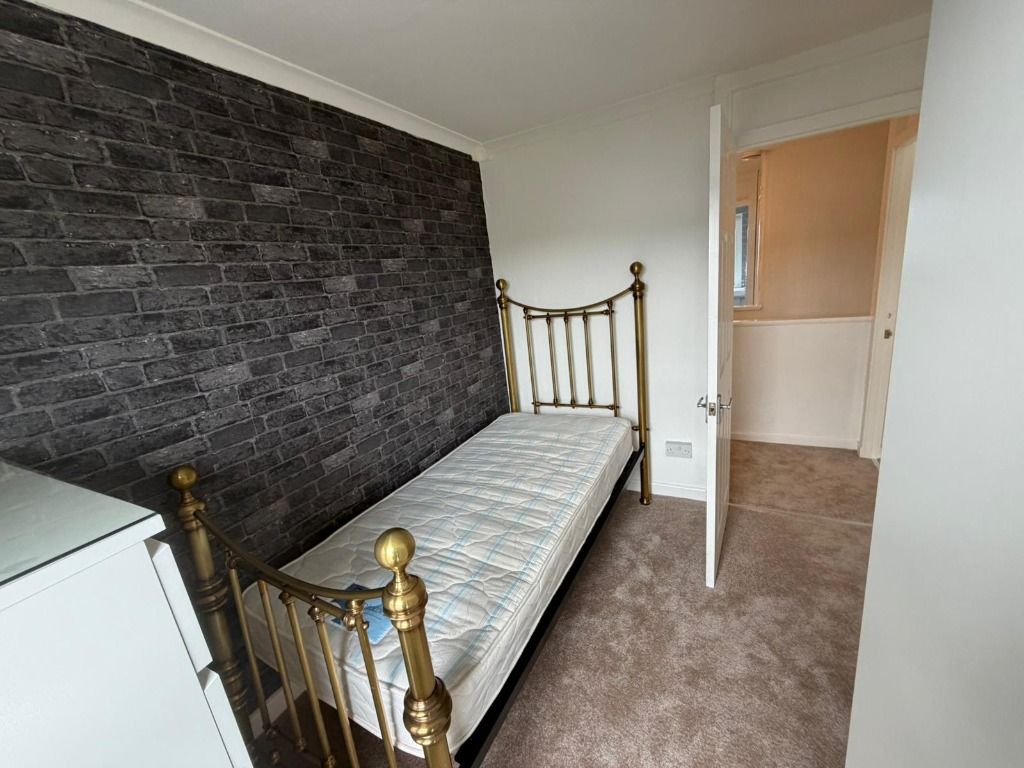 3 bed flat to rentKintyre Avenue, Linwood, Renfrewshire PA3