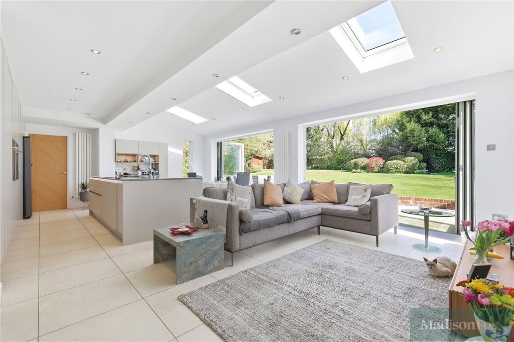 Additional image 8 of 5 bed detached house for saleParkland Close, Chigwell, Essex IG7