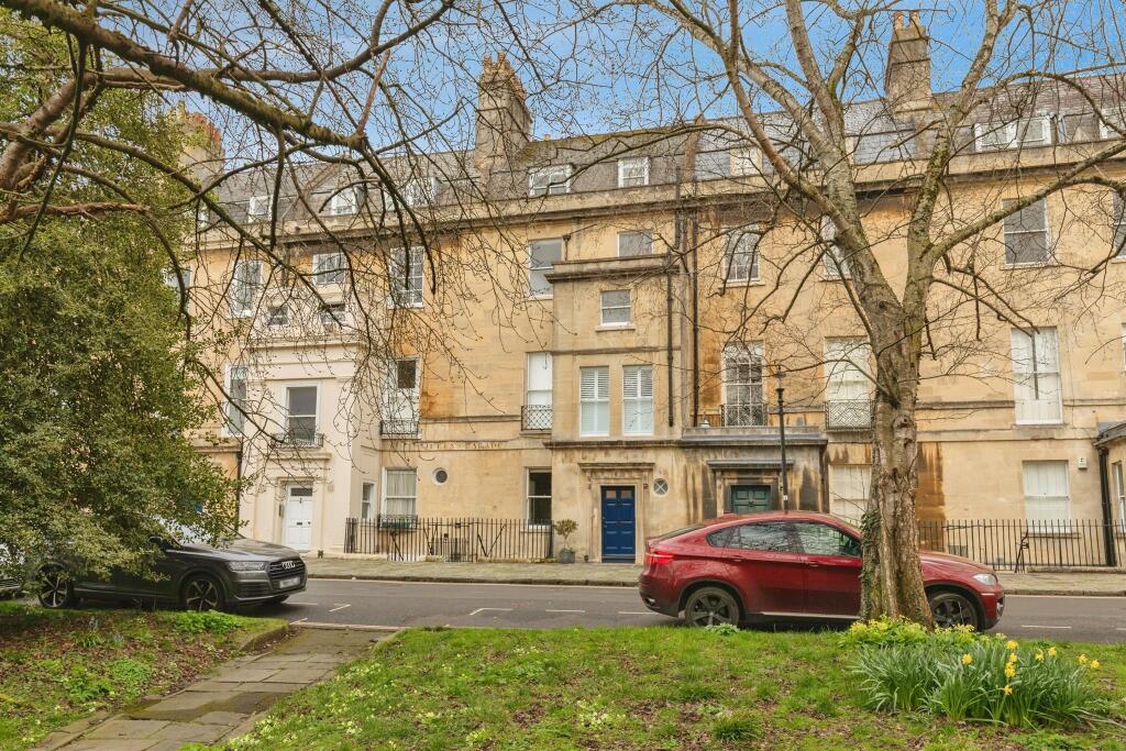 Queens Parade, Bath