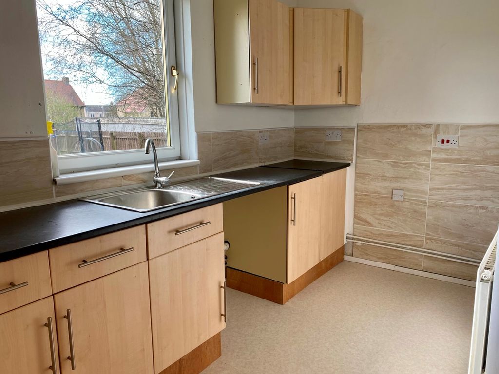 2 bed flat to rentLothian Street, Bathgate EH48 photo 3