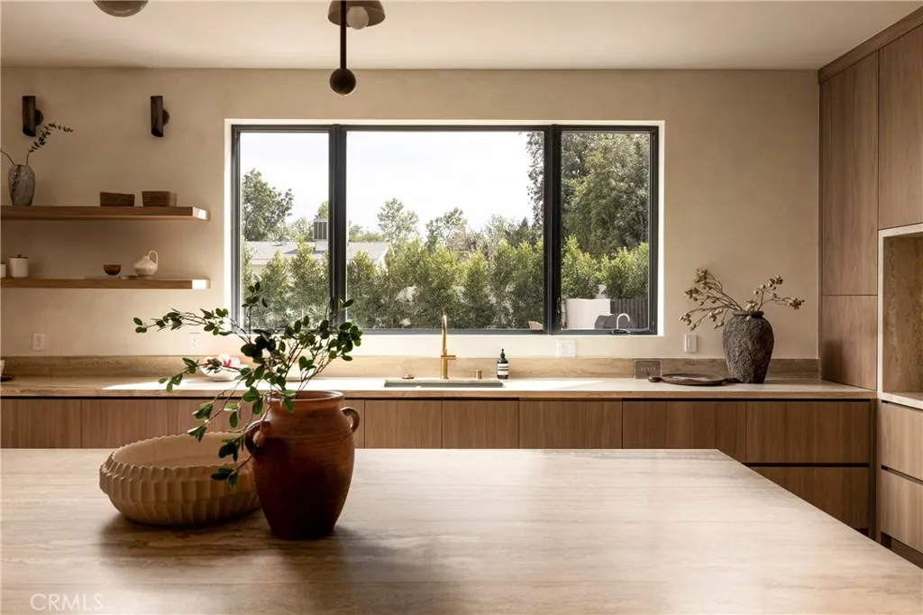 Additional image 80 of 15202 Hesby Street, Sherman Oaks, CA 91403
