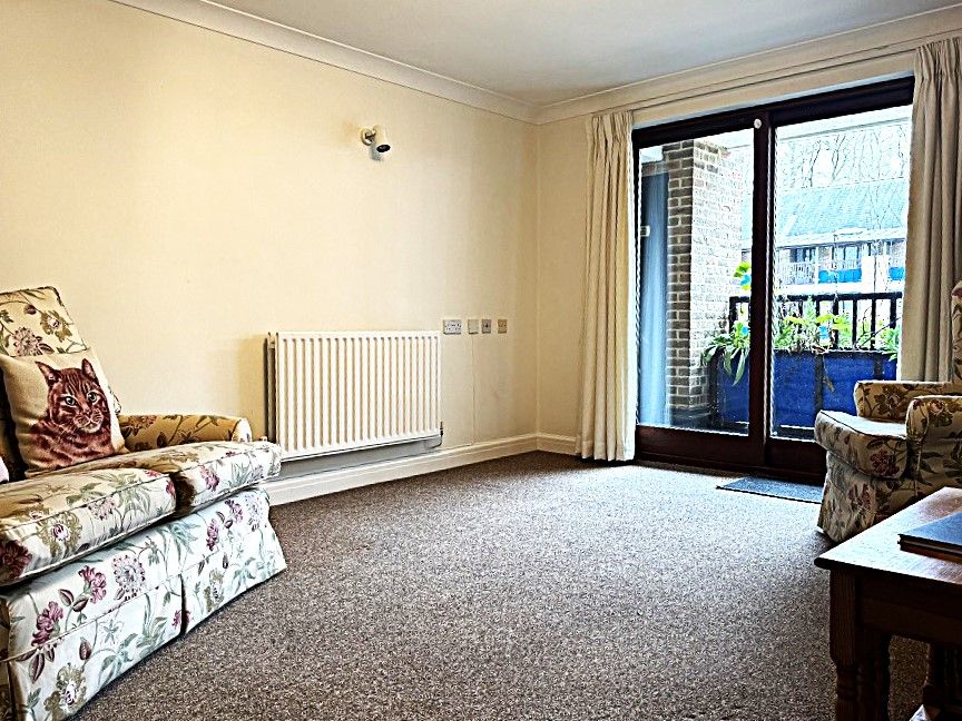 Additional image 2 of 1 bed flat to rentEmmbrook Court, Reading RG6