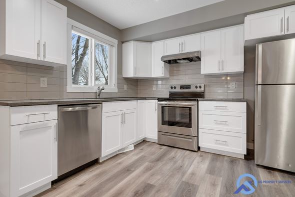 10205 123 Ave, Edmonton, AB, T5G 2E1