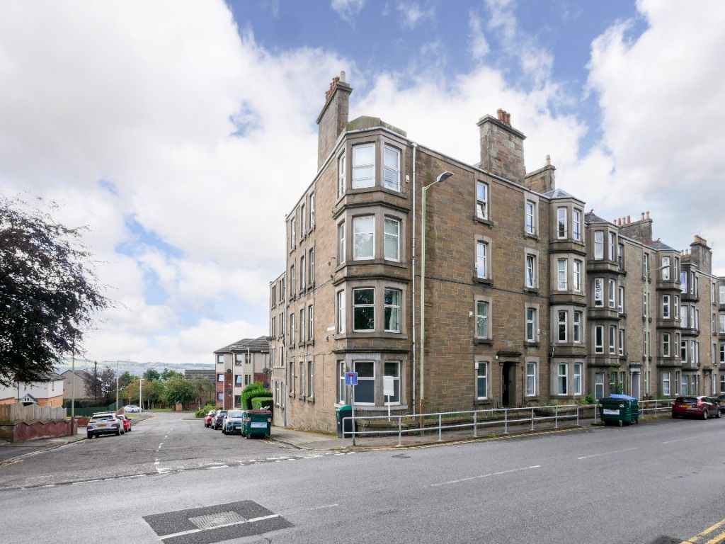 3 bed flat to rentArbroath Road, Dundee DD4