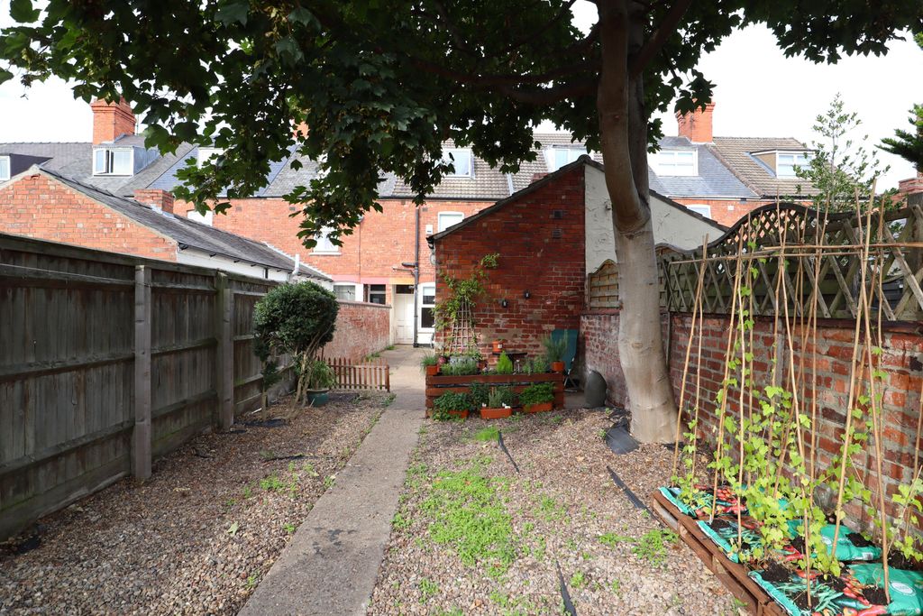 Additional image 10 of 6 bed terraced house to rentSt Catherines Grove, Lincoln LN5