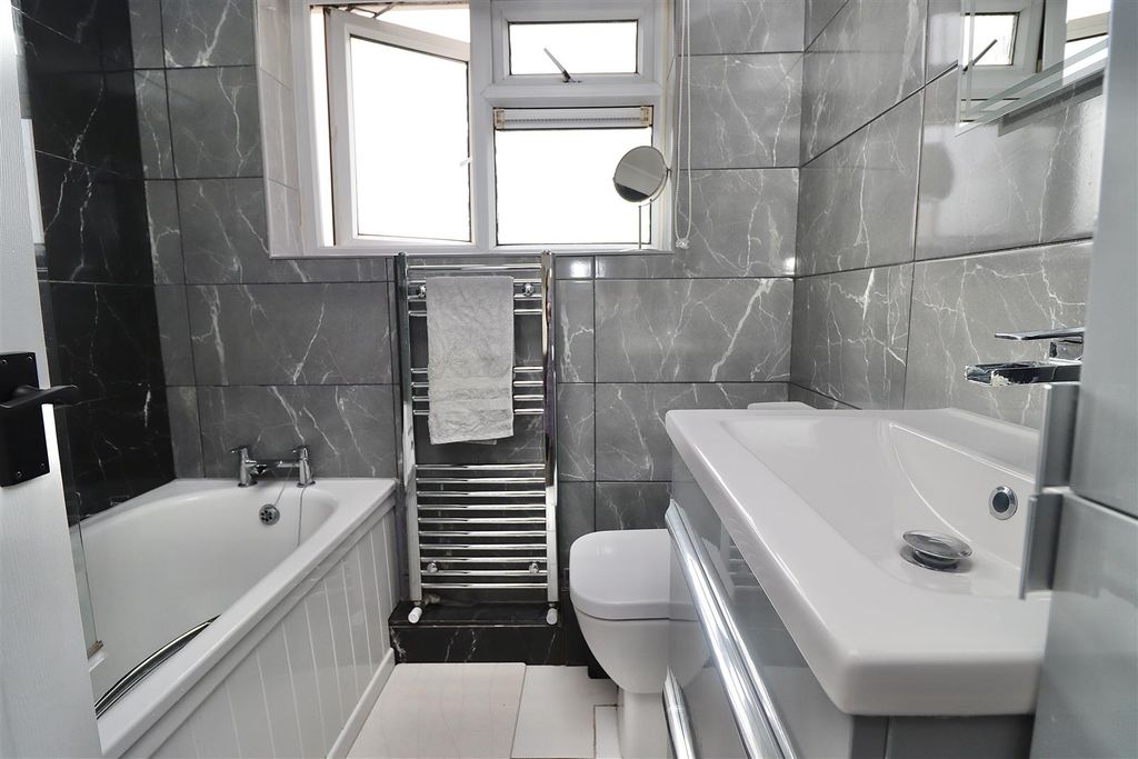 Additional image 6 of 1 bed flat for saleChurch Lane Flats, Pocklington YO42