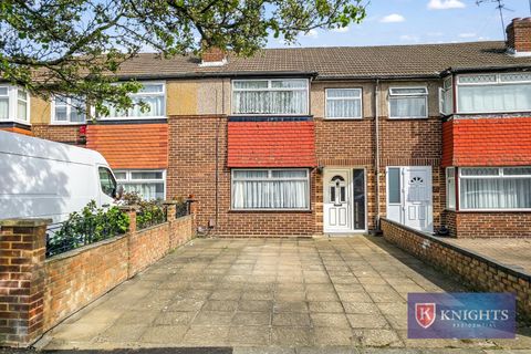 Greenwood Avenue, Enfield EN3