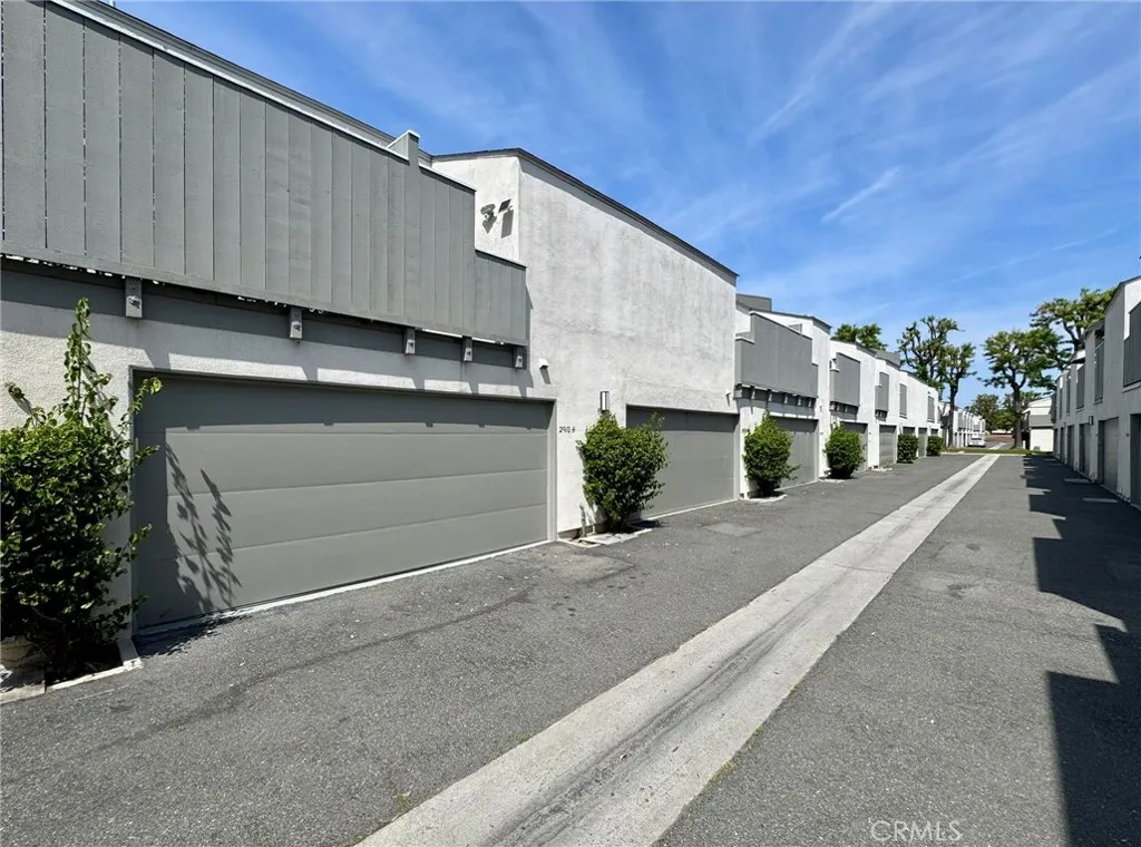 Additional image 45 of 2910 S Greenville St Unit H, Santa Ana, CA 92704