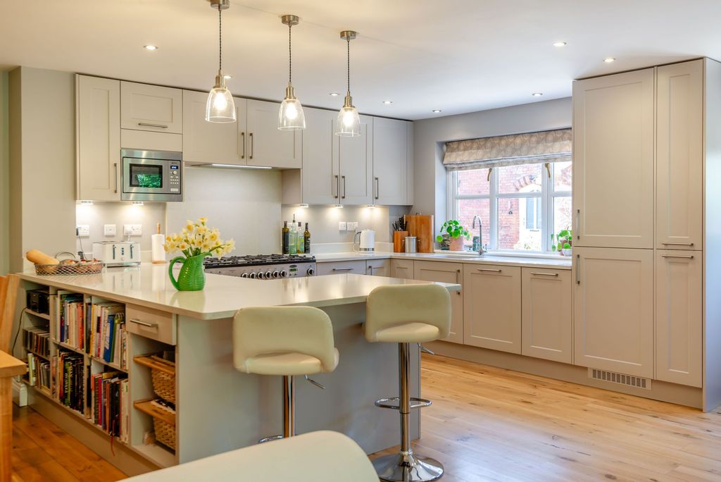 Additional image 3 of 5 bed detached house for saleEnglemere Wood, Ascot SL5