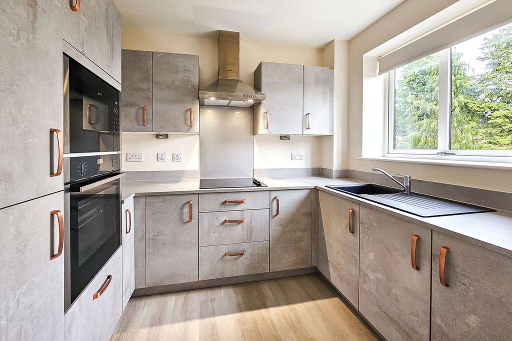 Additional image 2 of 1 bed property for saleWetherby Road, Harrogate HG2