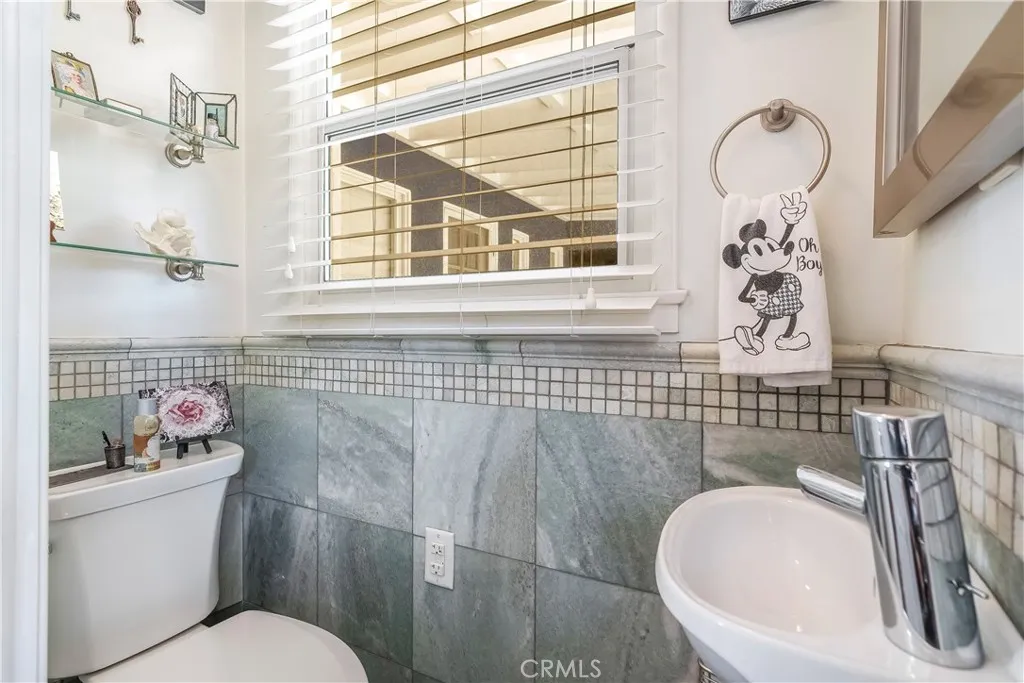 Additional image 77 of 17504 Hamlin St, Van Nuys, CA 91406