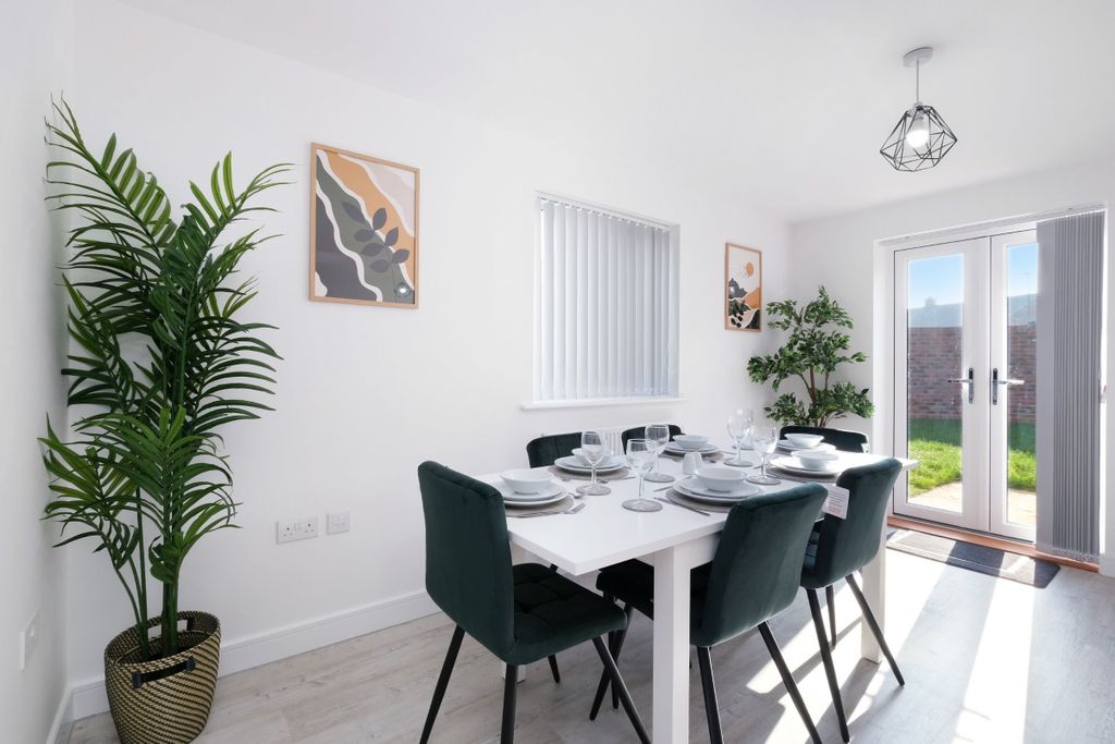 Additional image 3 of 5 bed semi-detached house to rentKempster Way, Weston Turville, Aylesbury HP22