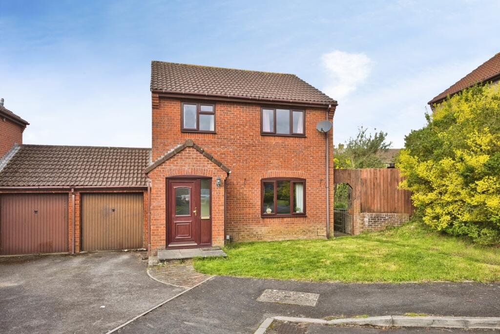Deerswood Gardens, Street, Somerset, BA16