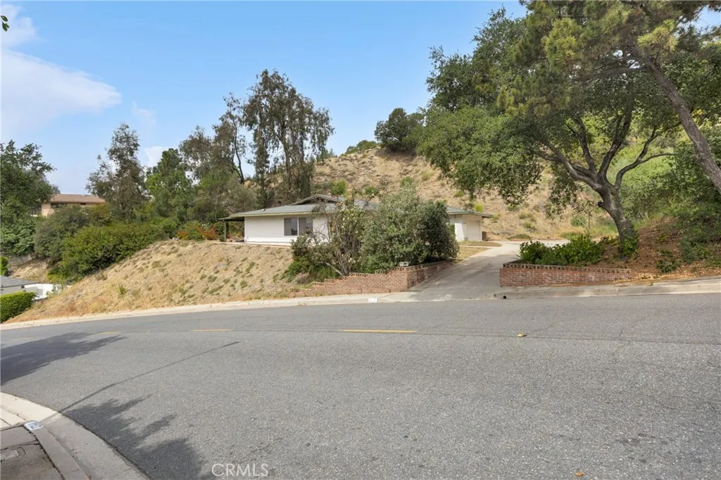 Additional image 72 of 3737 San Augustine Dr, Glendale, CA 91206