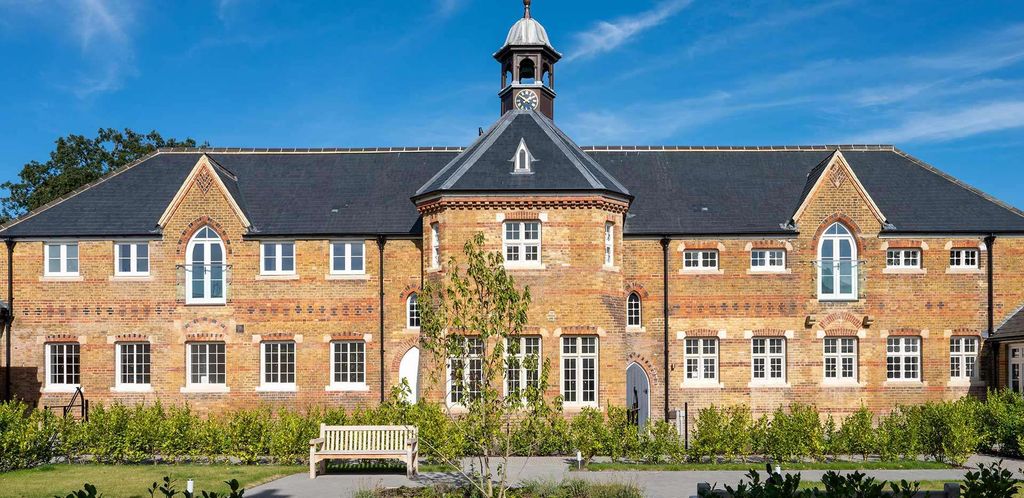 Additional image 6 of 5 bed flat for saleDaffodil Crescent, Barnet EN4