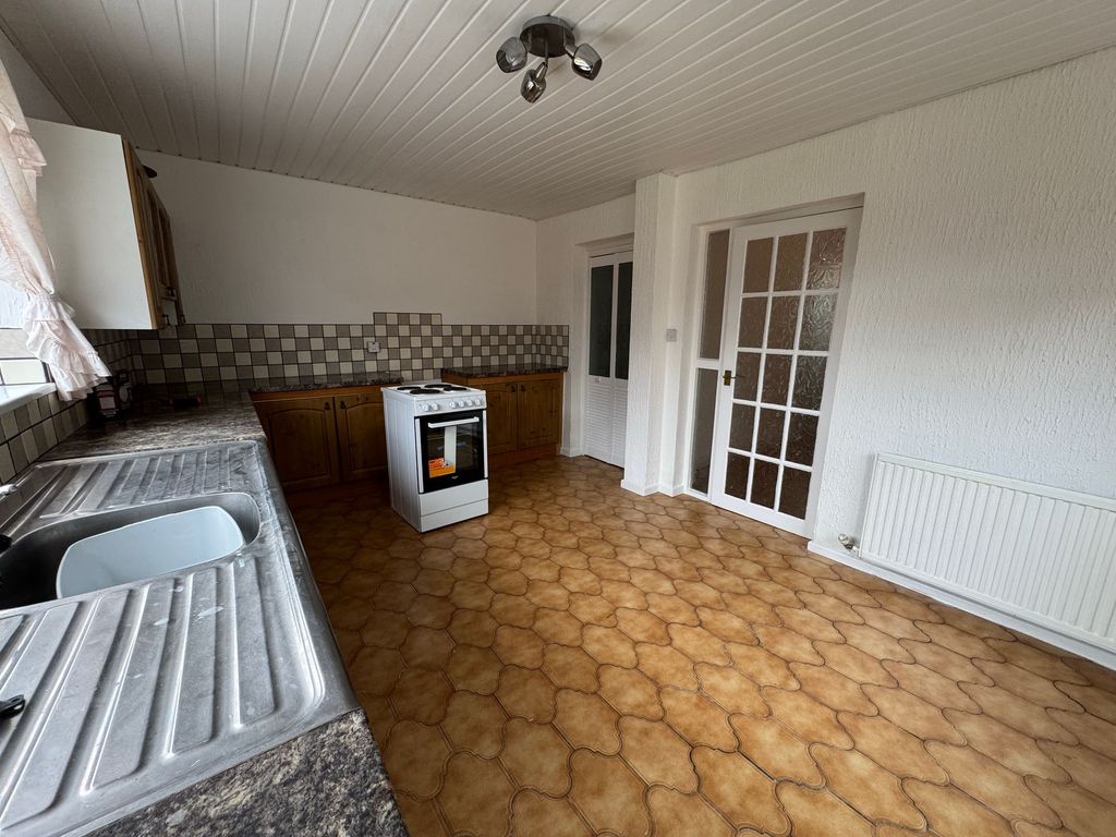 Additional image 7 of 3 bed semi-detached house to rentFrobisher Road, Newport NP19