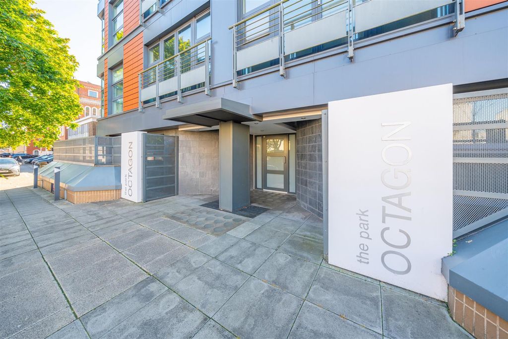 Additional image 14 of 2 bed flat for saleWestern Terrace, The Park NG7
