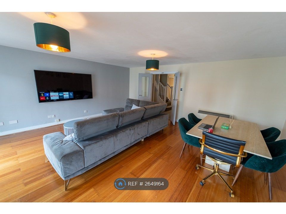 3 bed flat to rentThe Mailbox, Birmingham B1 photo 3