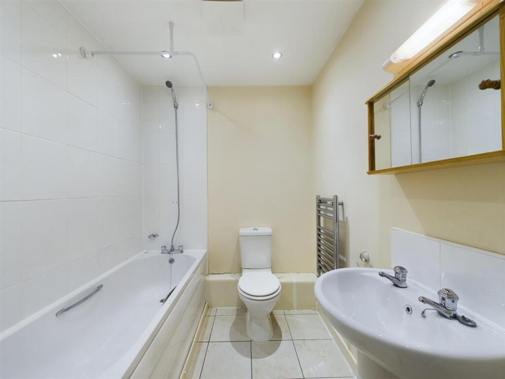 Additional image 4 of 24, Monkspath Hall Road Solihull, B91 3DN