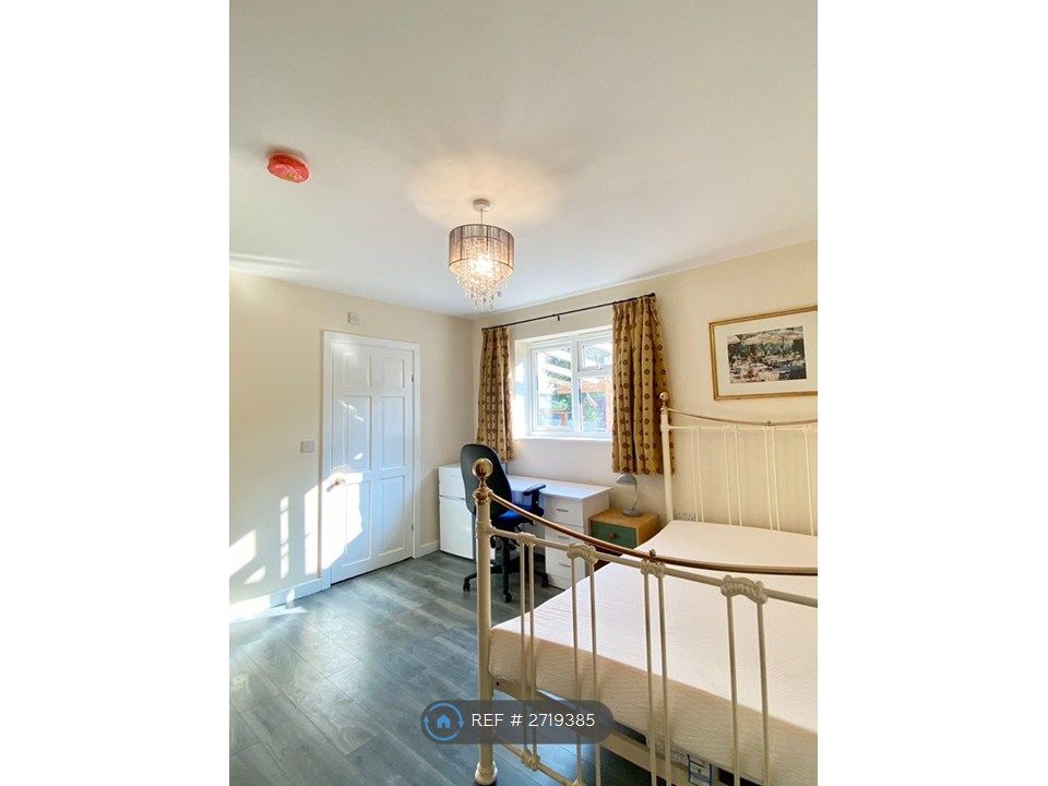 5 bed semi-detached house to rentMayfield Road, Southampton SO17