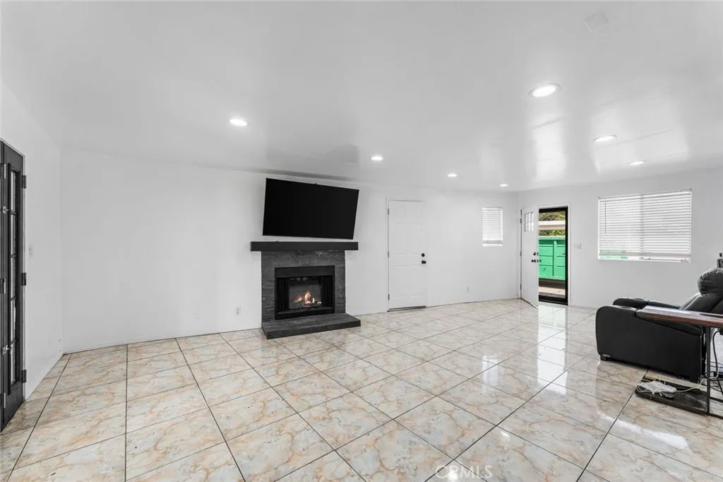 Additional image 14 of 7431 Vanalden Ave, Reseda, CA 91335
