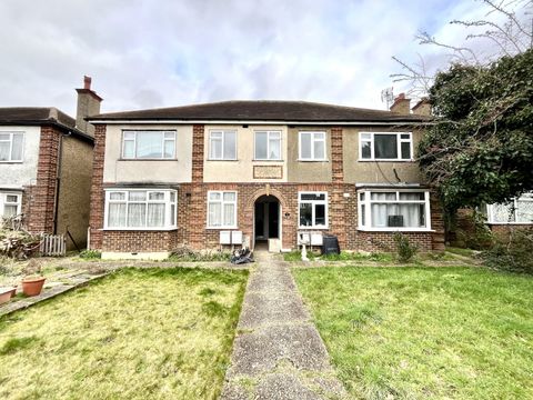 Moor Lane, Chessington, Surrey. KT9