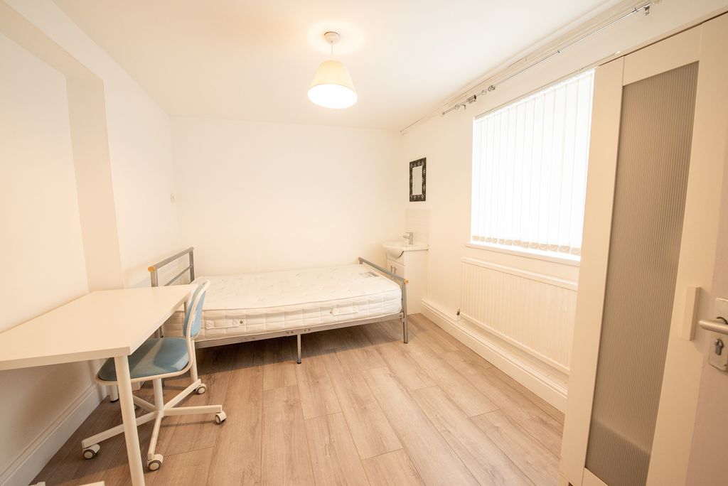 6 bed shared accommodation to rentWilliam Street, Swansea SA1 photo 4