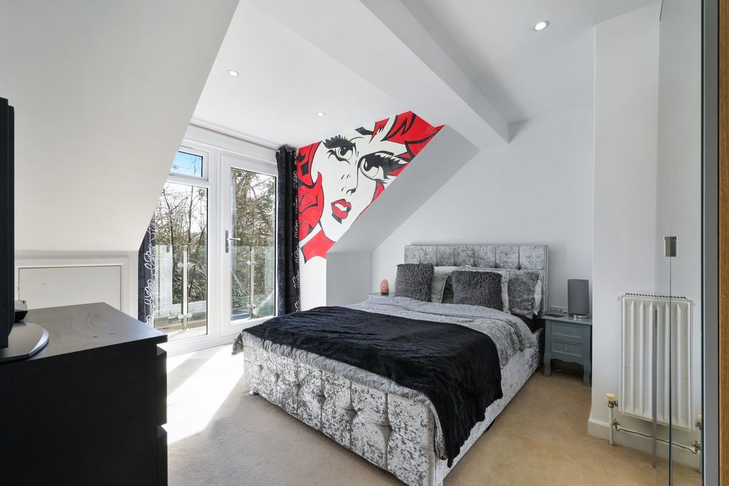 Additional image 17 of 4 bed semi-detached house for saleOatlands Avenue, Weybridge KT13