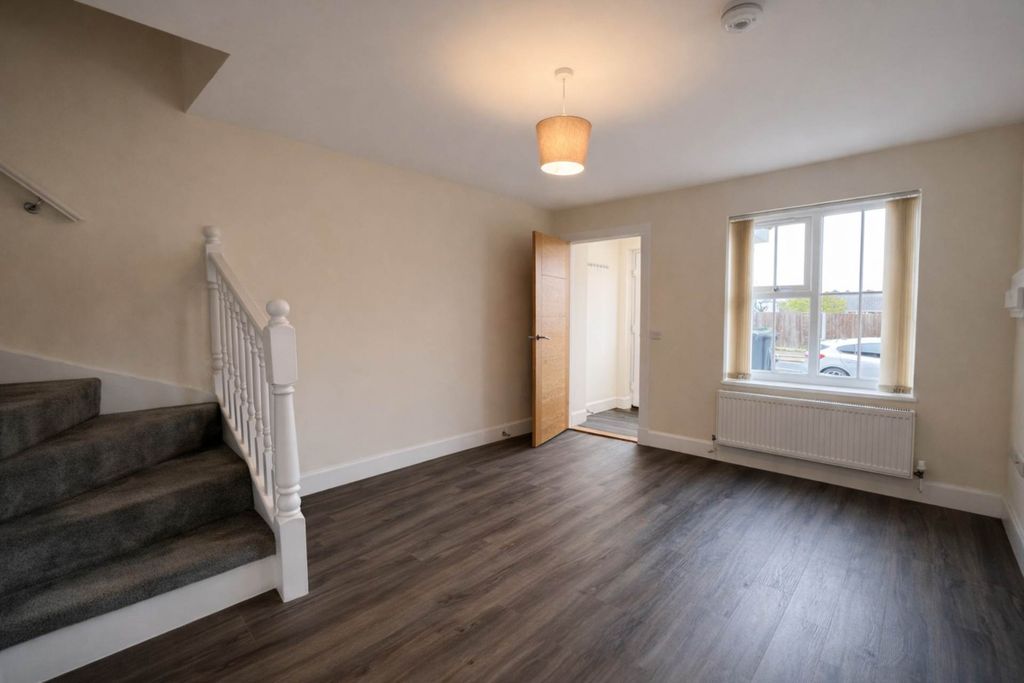 Additional image 3 of 1 bed semi-detached house to rentSomerset Avenue, Luton LU2