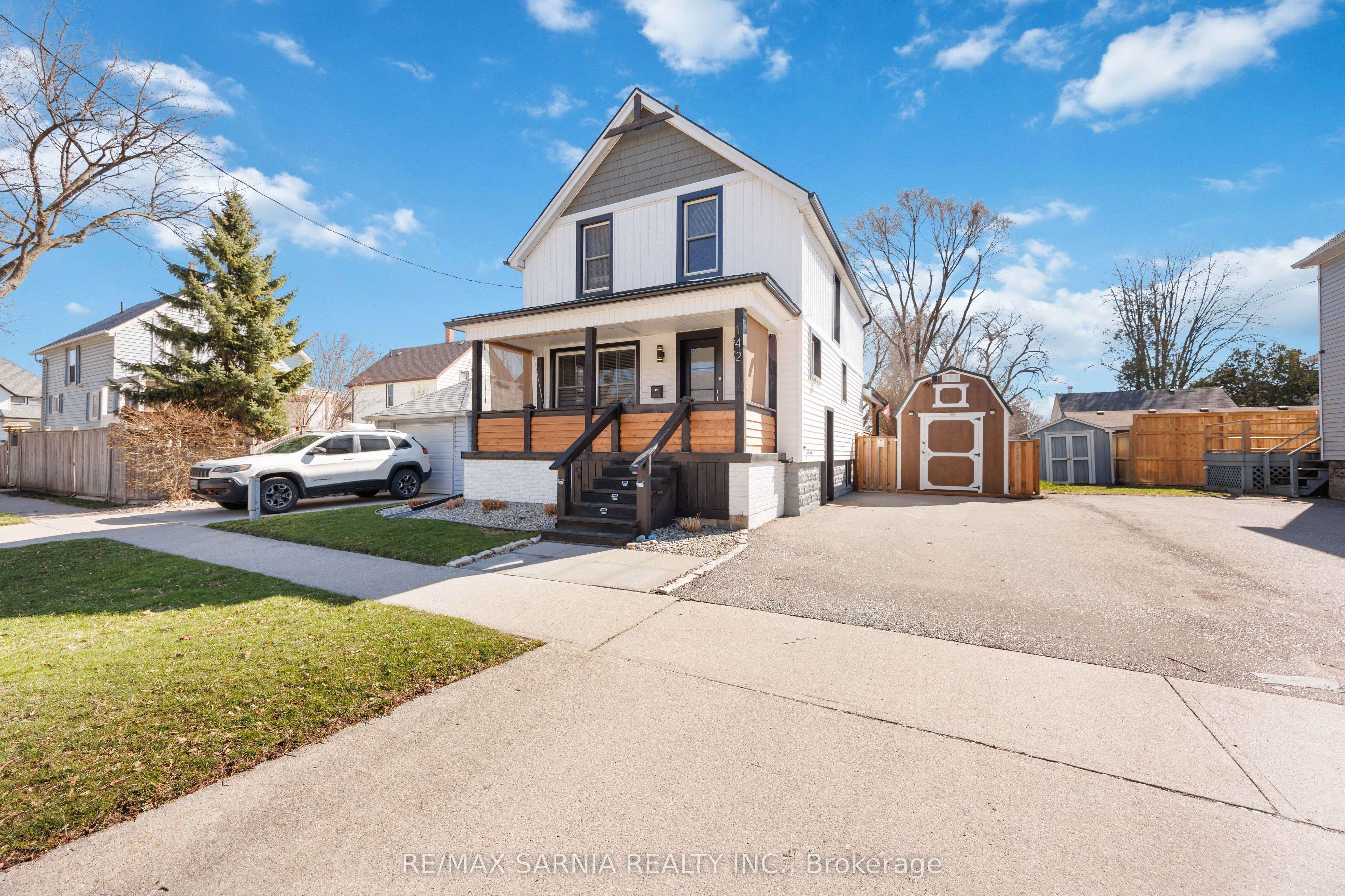 142 Mackenzie Street S, Sarnia, ON, N7T 3J3