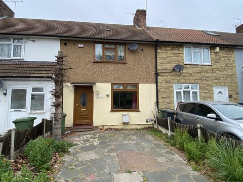 Wood Lane, Dagenham RM8