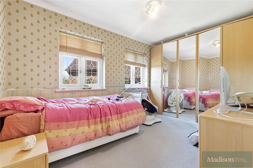 Additional image 18 of 5 bed detached house for saleParkland Close, Chigwell, Essex IG7