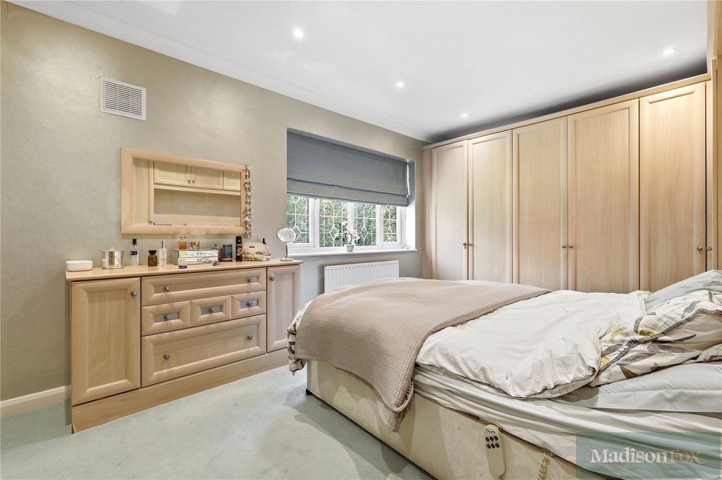 Additional image 15 of 5 bed detached house for saleParkland Close, Chigwell, Essex IG7
