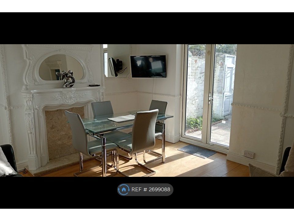 6 bed semi-detached house to rentBoulevard, Hull HU3