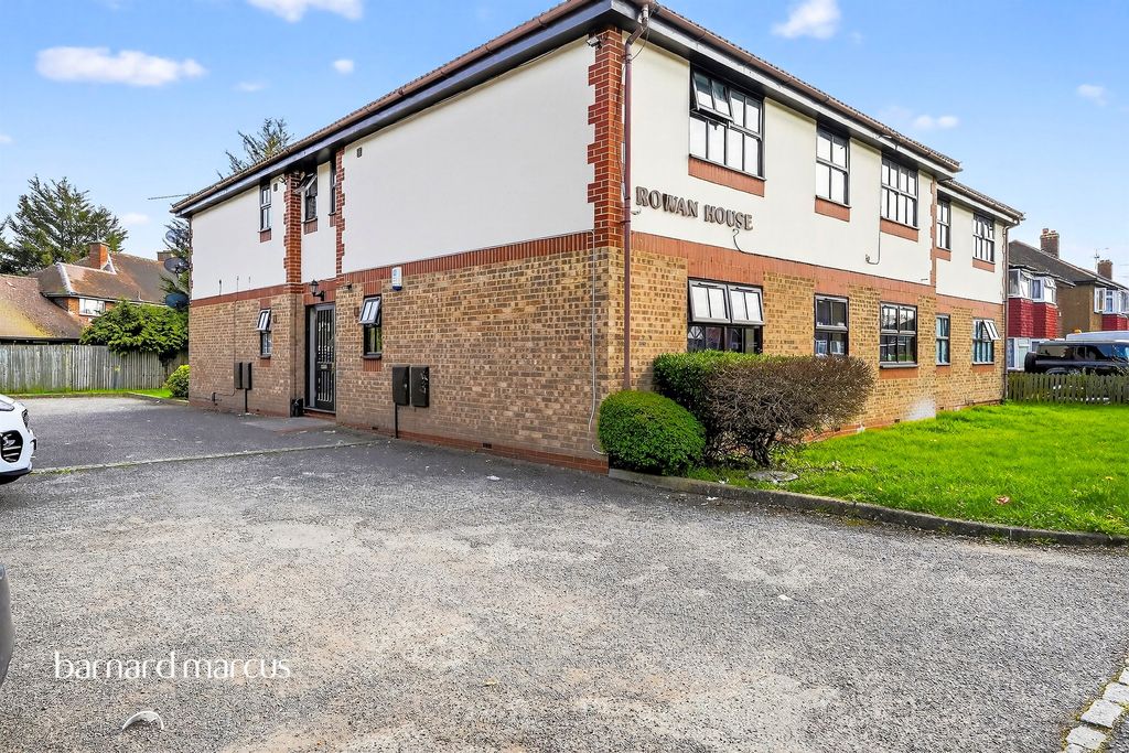 Additional image 5 of 2 bed flat for saleHatton Road, Bedfont TW14