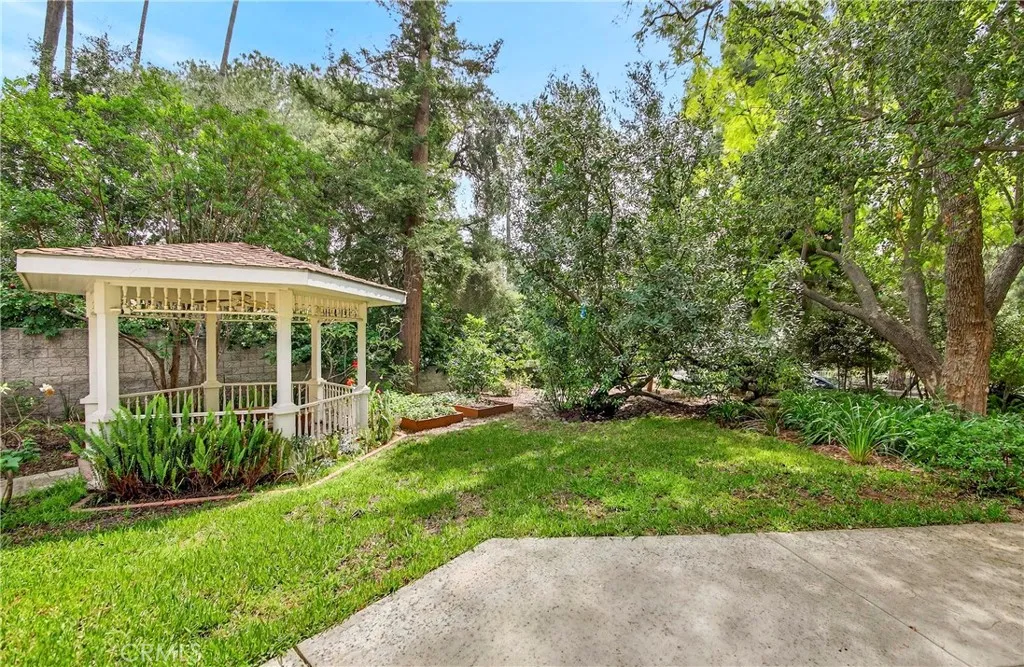 Additional image 115 of 465 W Highland Avenue, Sierra Madre, CA 91024