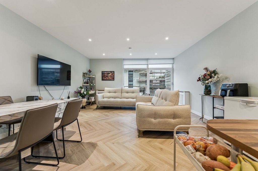 Additional image 3 of 2 bed flat for saleGlasgow Harbour Terraces, Flat 4/3, Glasgow Harbour, Glasgow G11