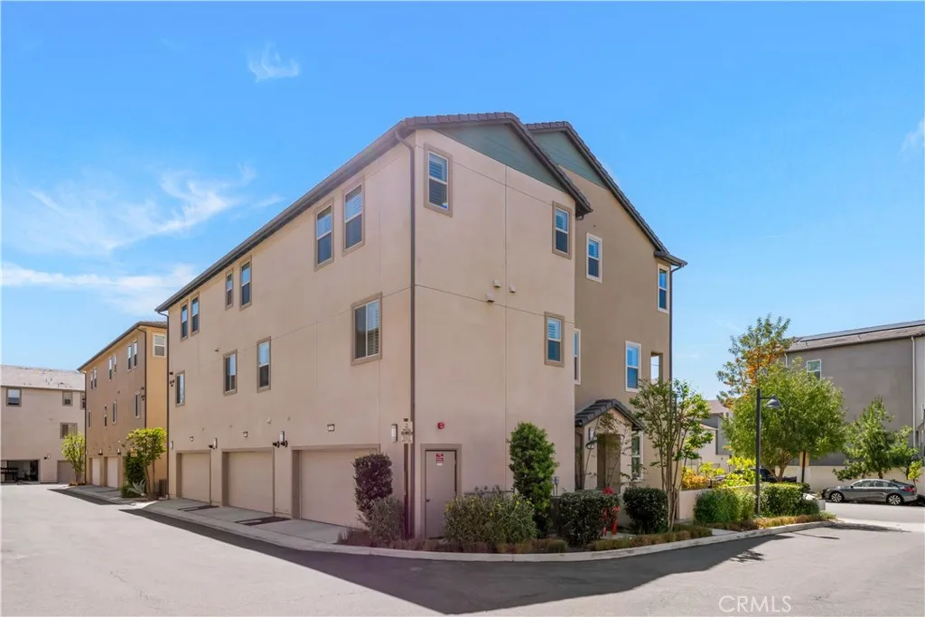 Additional image 74 of 236 keeper, Irvine, CA 92618