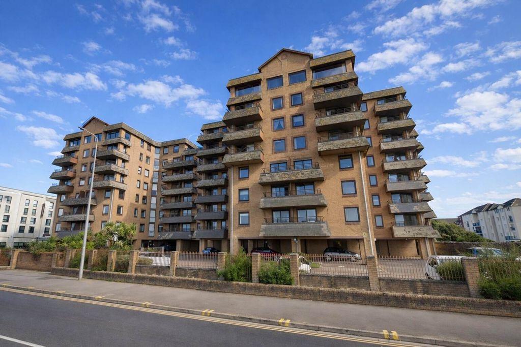 2 bed flat for saleCarlton Mansions, Weston-Super-Mare BS23