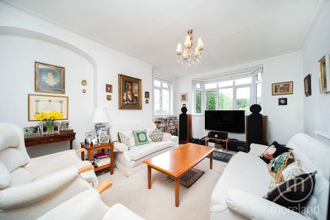 The Vale, Golders Green NW11