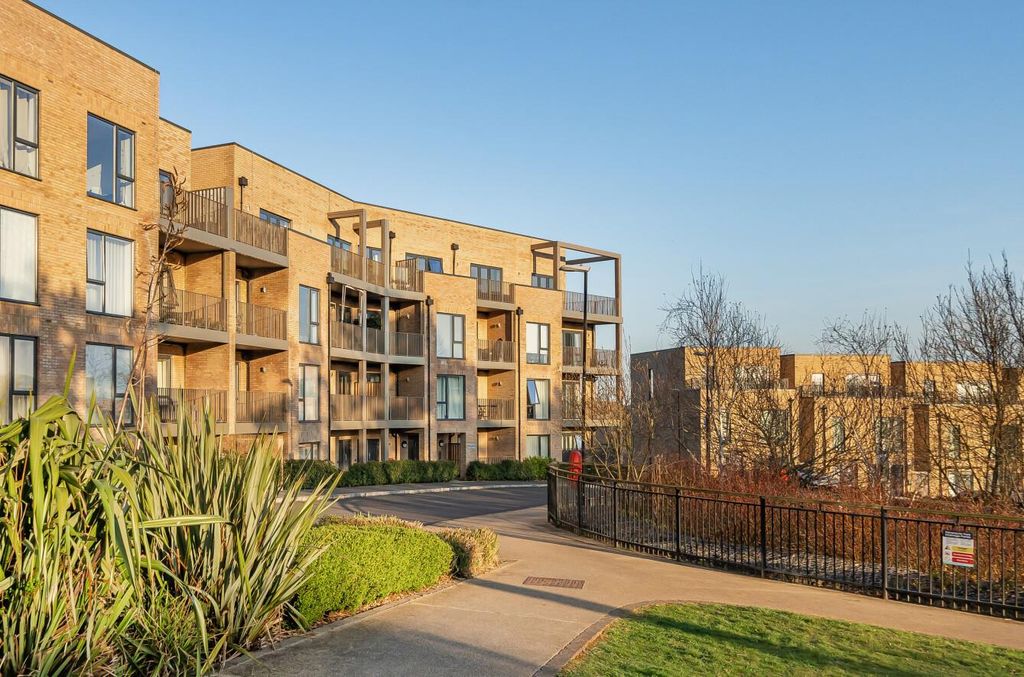 Additional image 2 of 2 bed flat for saleHenry Darlot Drive, London NW7
