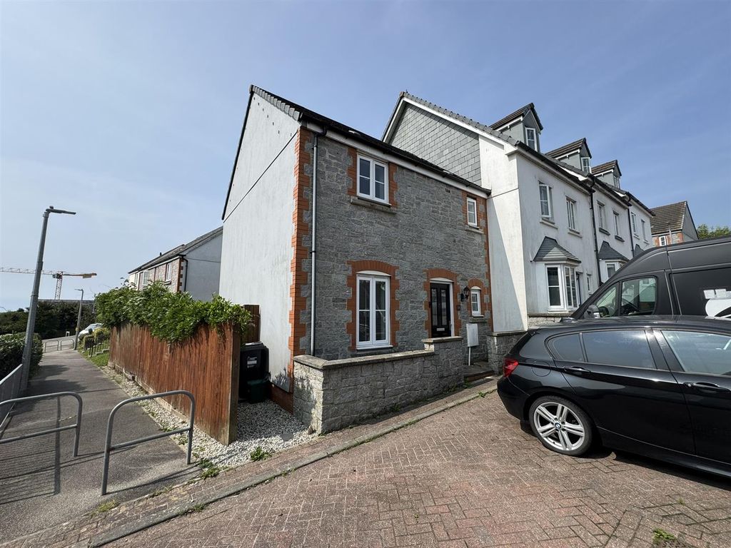3 bed end terrace house to rentKeay Heights, St. Austell PL25