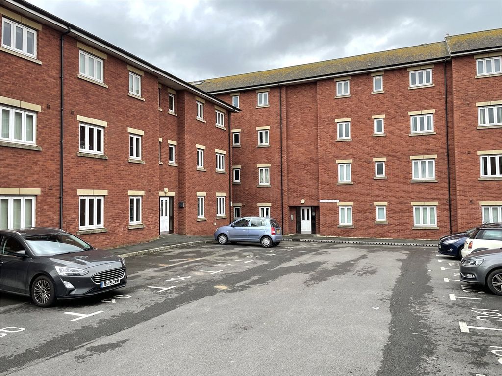 2 bed flat to rentCharlotte Court, Highbridge Quay, Highbridge, Somerset TA9