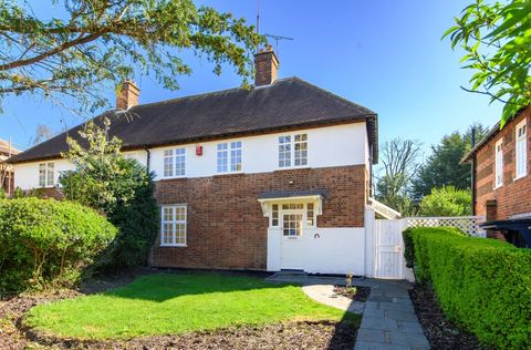 Eastholm, Hampstead Garden Suburb NW11