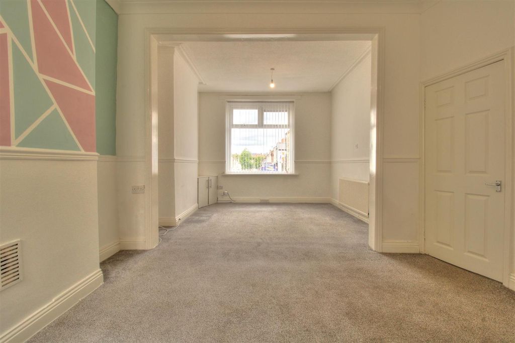 Additional image 2 of 4 bed end terrace house to rentBarry Road, Barry CF63