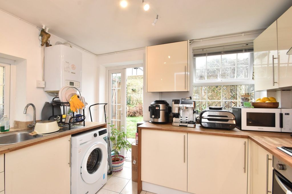 Additional image 7 of 2 bed terraced house for saleBeech Road, Weybridge KT13